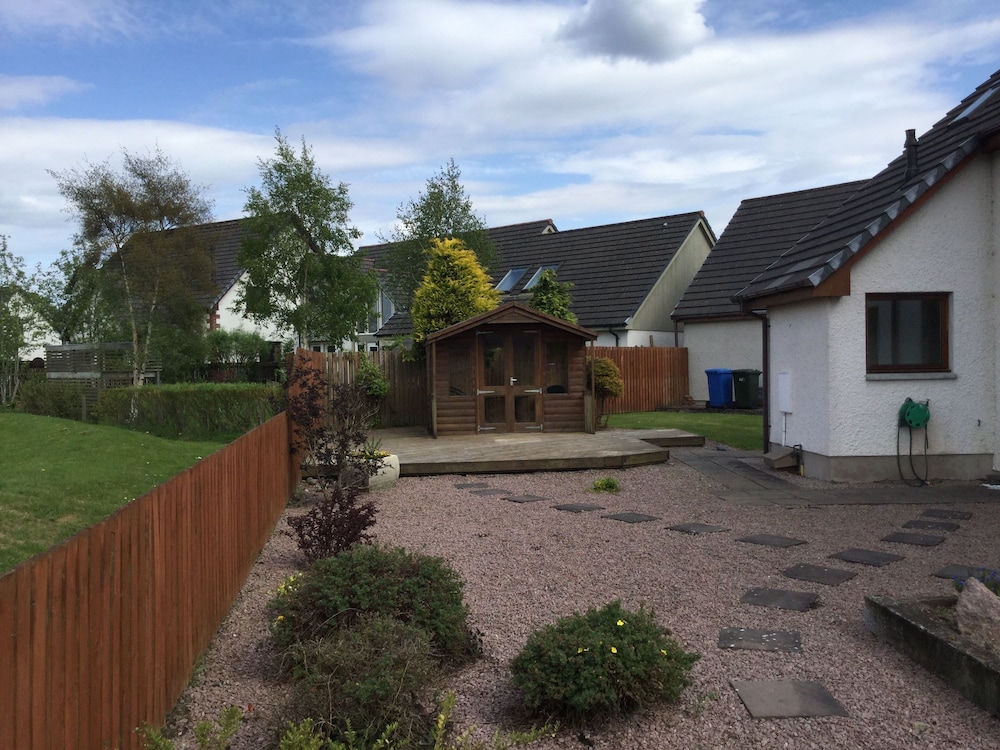 Inverness Apartments - West Heather
