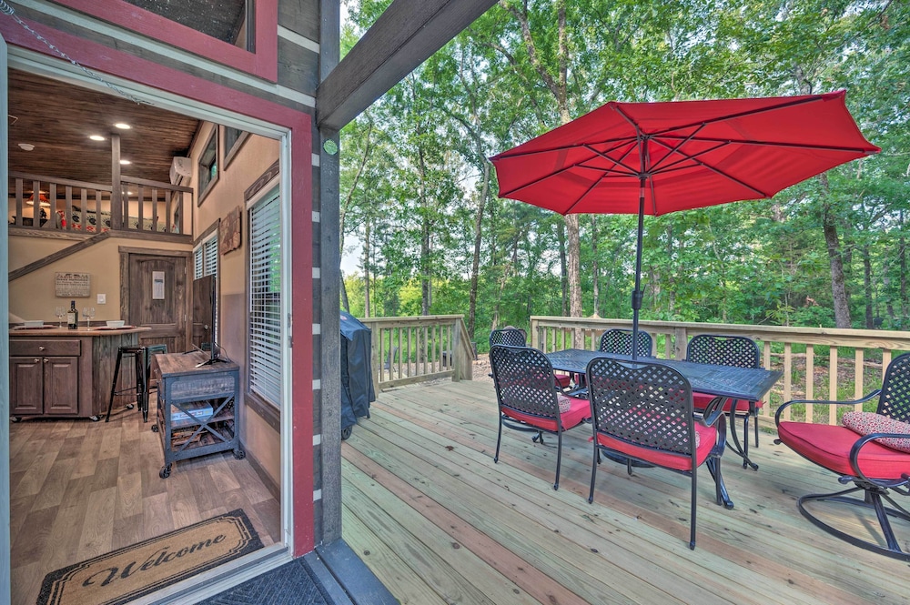 Broken Bow Tiny Home w/ Fire Pit: 4 Miles to Lake! view 3