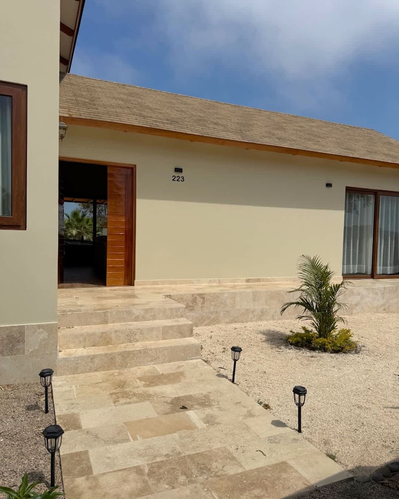 HOP Paradise Modern Luxury Near the Beach