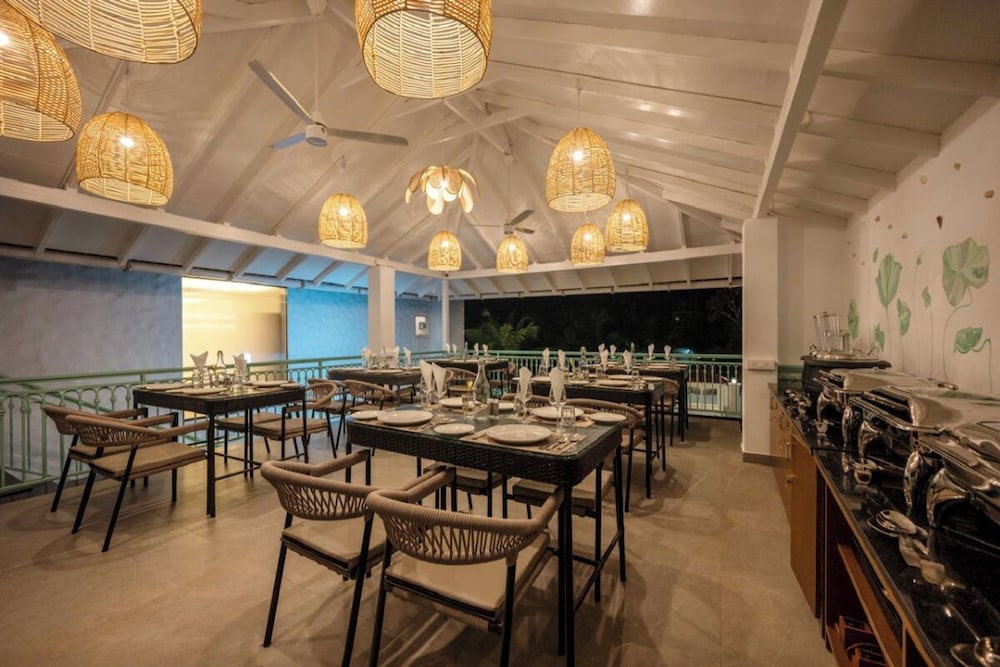Yellowstone Resort Arambol