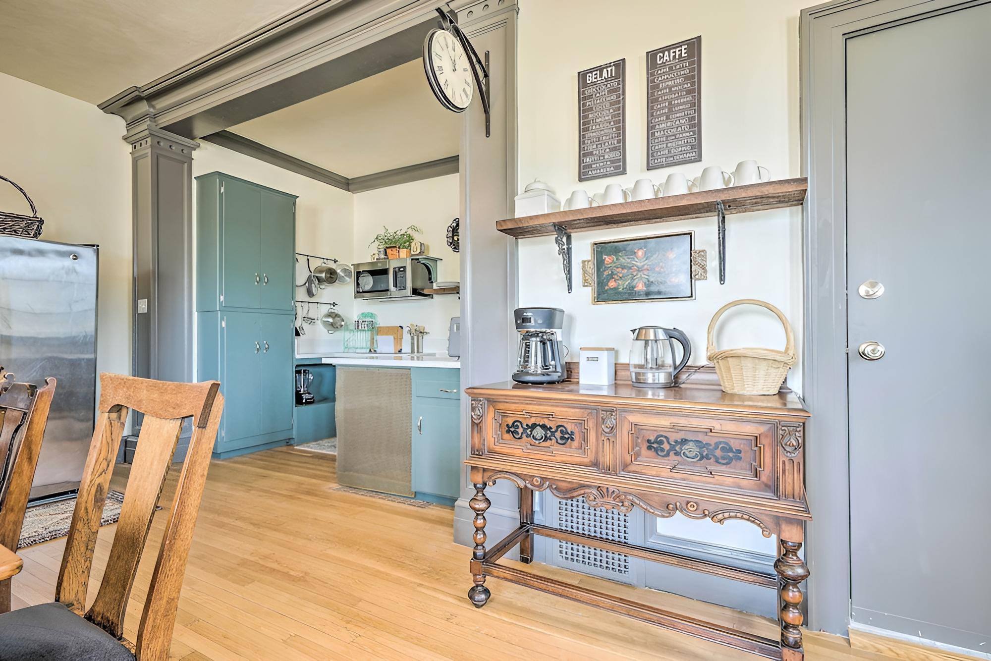 Elegant, Historical Santa Ana Home w/ Gardens view 2