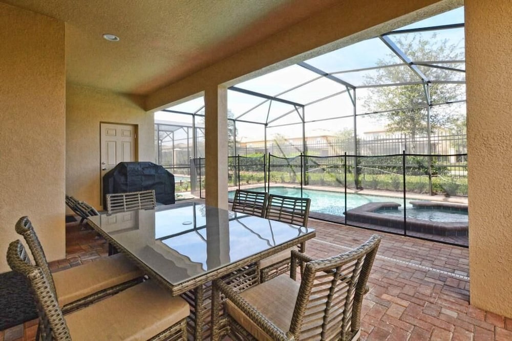 Windsor at Westside-6 Bedrooms House w/pool-3727WW Home by RedAwning - Image 4