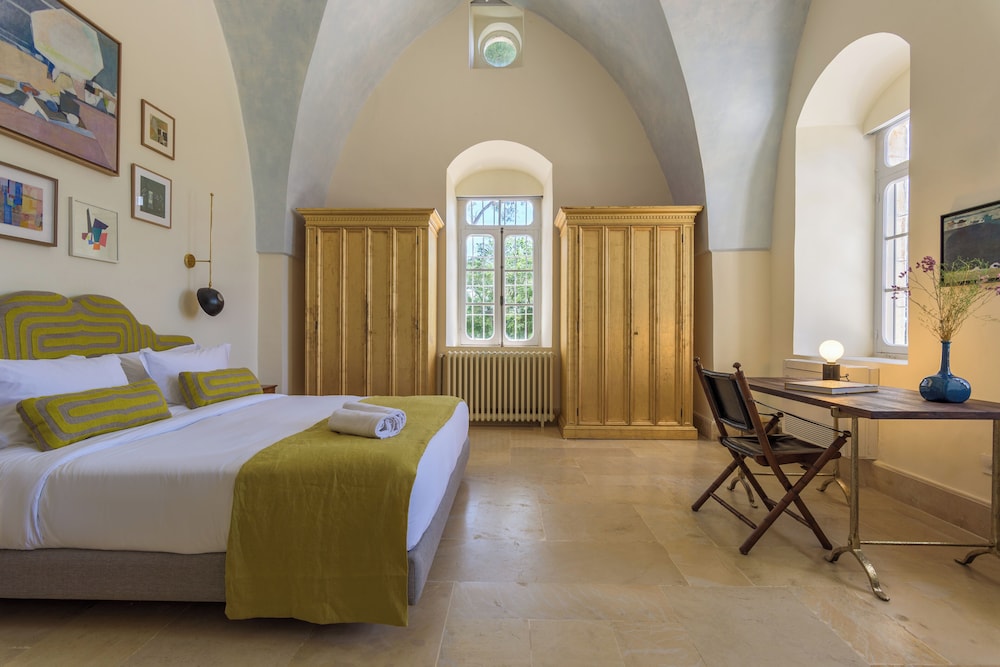Amani Luxury 4BR Villa & Pool in Batroun