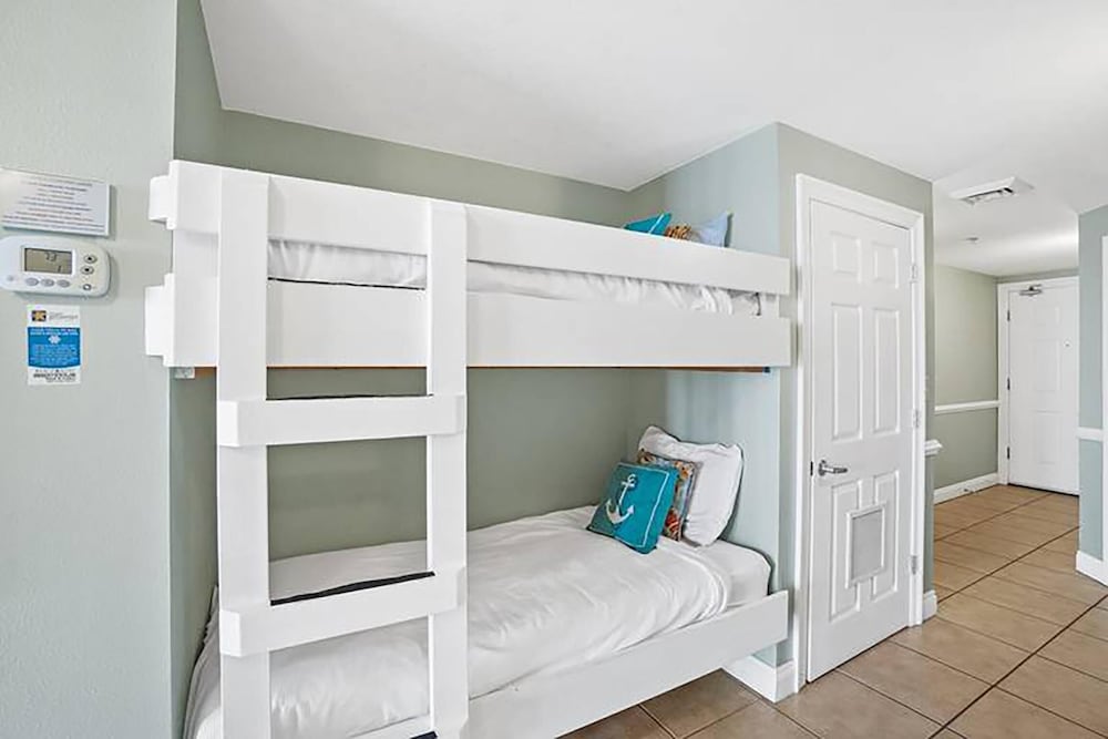 Calypso 2-103 West