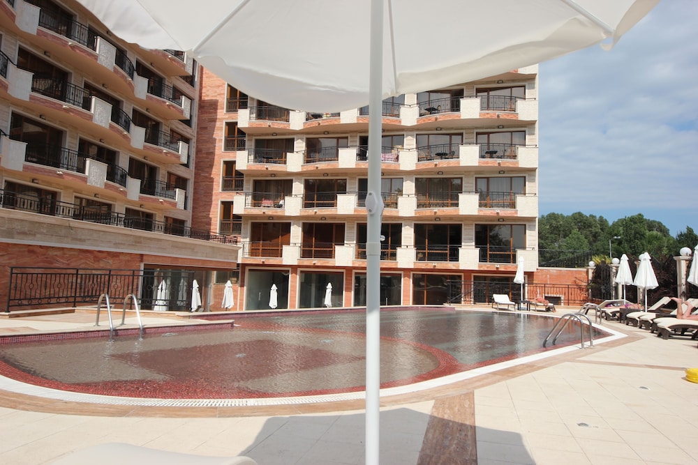 River Park - Menada Apartments