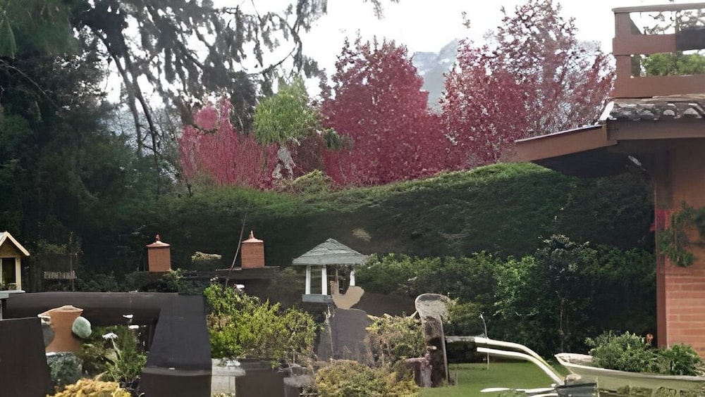 THE WRITERS HOUSE