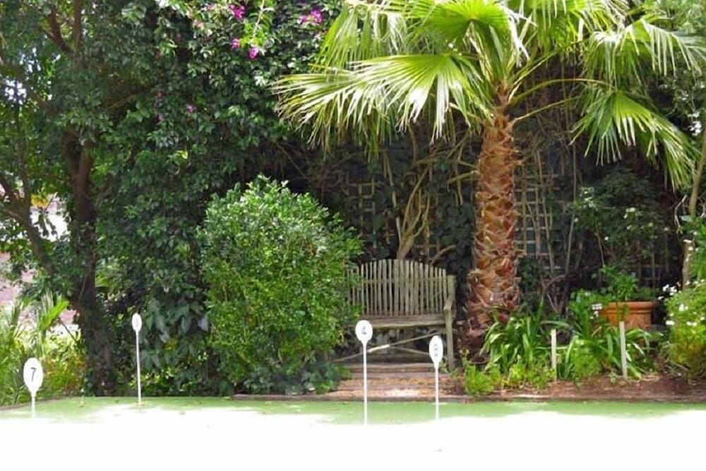 Ocean Golf Guest House