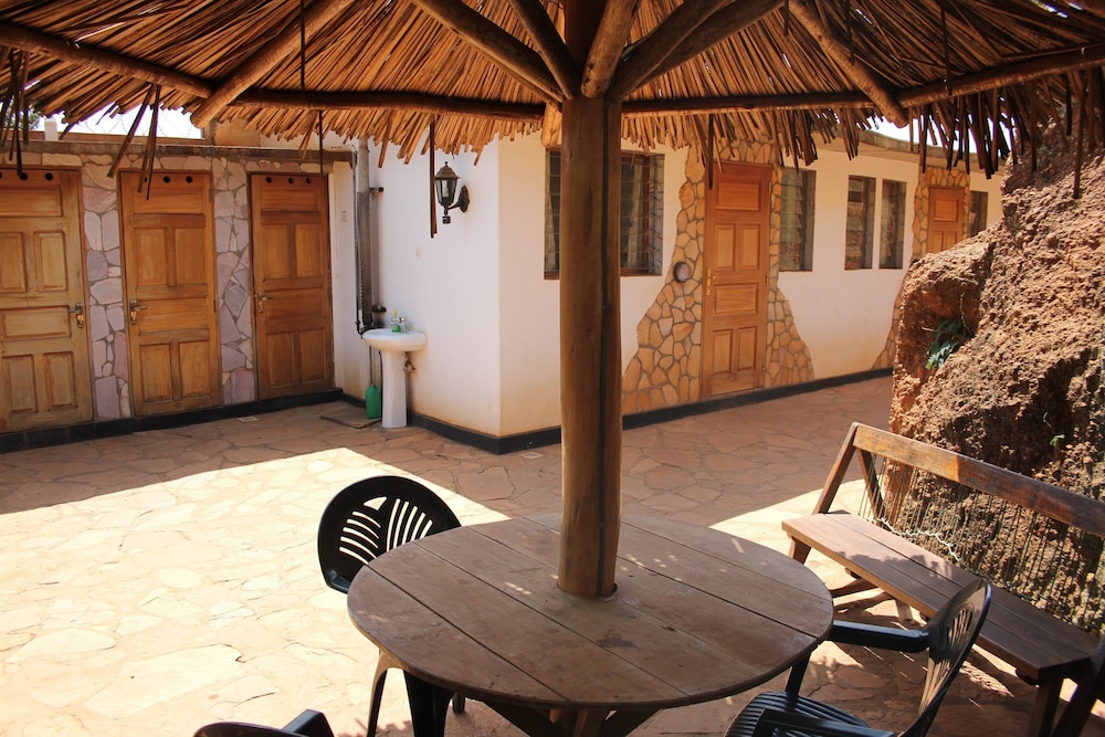 Banda Lodge