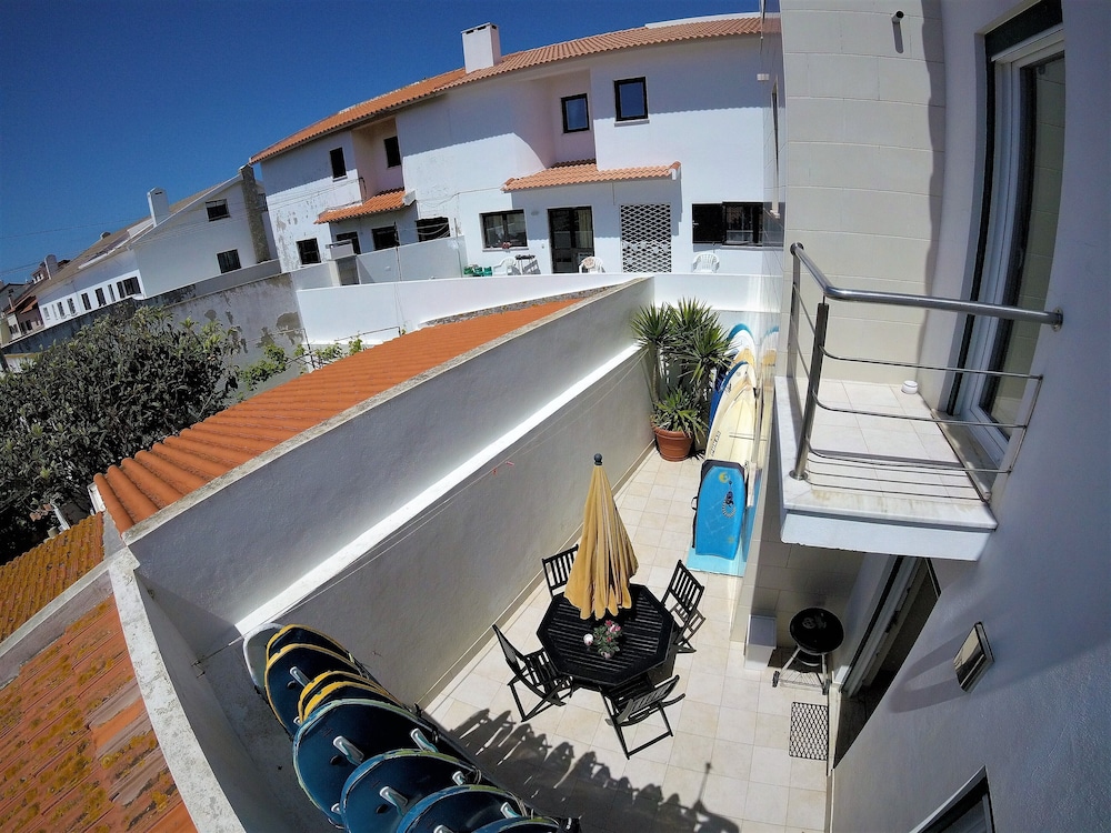Peniche Surf Lodge - Hostel