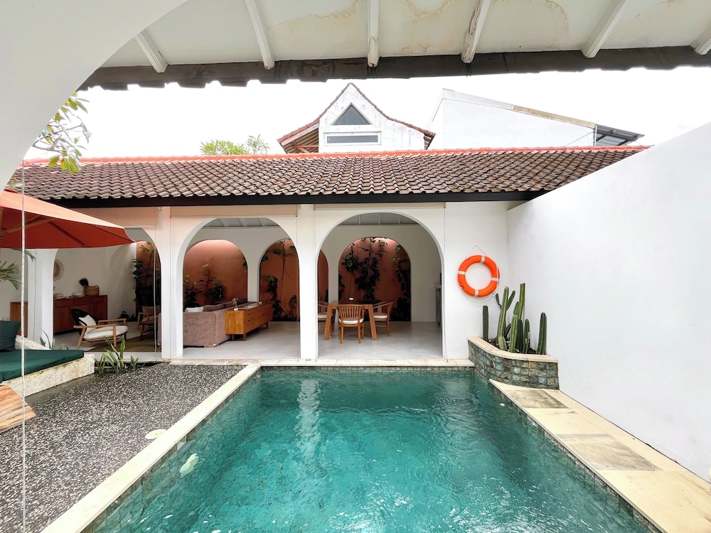 Lovely 2BR Villa Close to The Beach