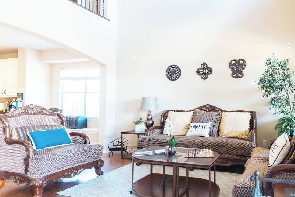 Austin Charm Home by The Key Rentals