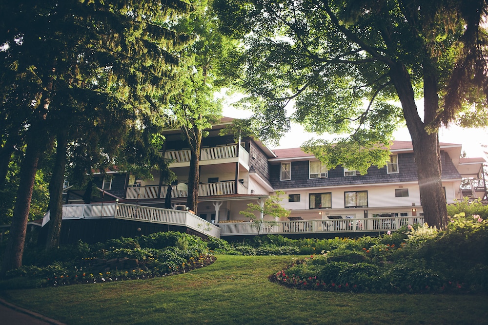 Clevelands House Resort Muskoka