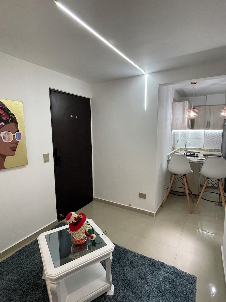 Luxury Liv Limonar