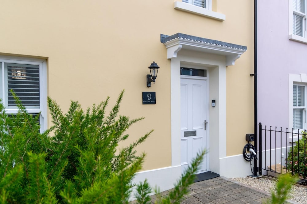 Cottage Mews - 3 Bedroom Cottage - Tenby