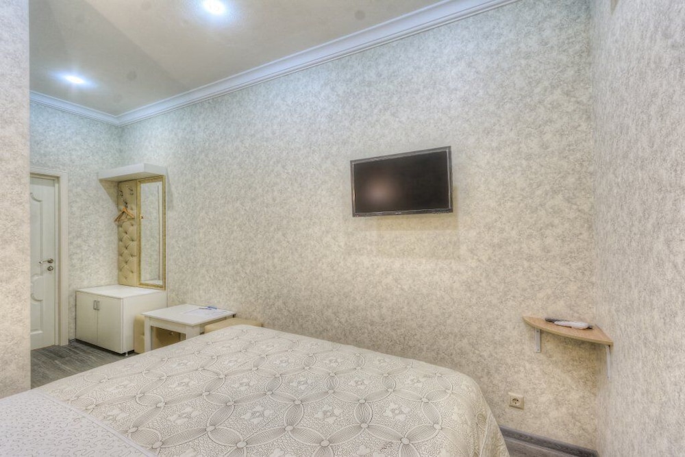 Kapriz Hotel