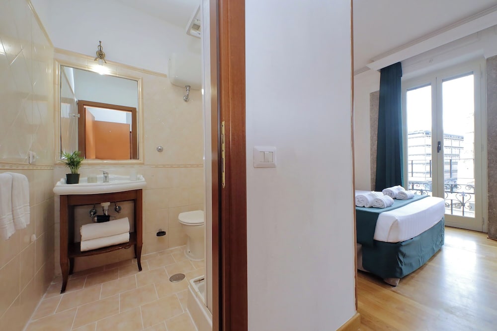 Romulus Rooms