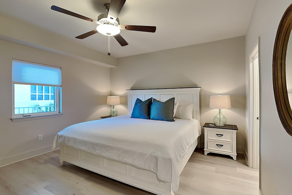 Sea Glass by Southern Vacation Rentals view 4