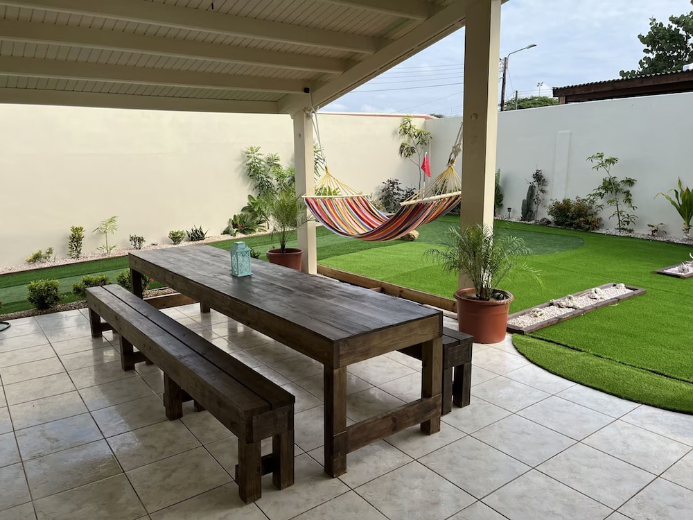 3 Bedroom Villa in Pos Chiquito Sun and Fun 5 Minute Walk to Beach