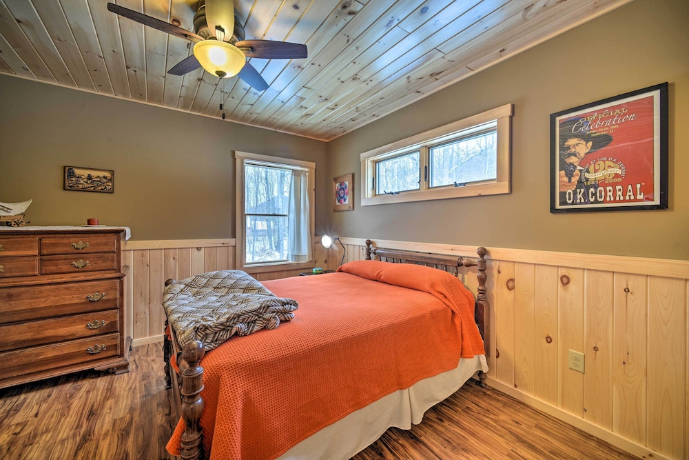 Spacious Cabin on Silver Lake: Hike & Ski! view 5