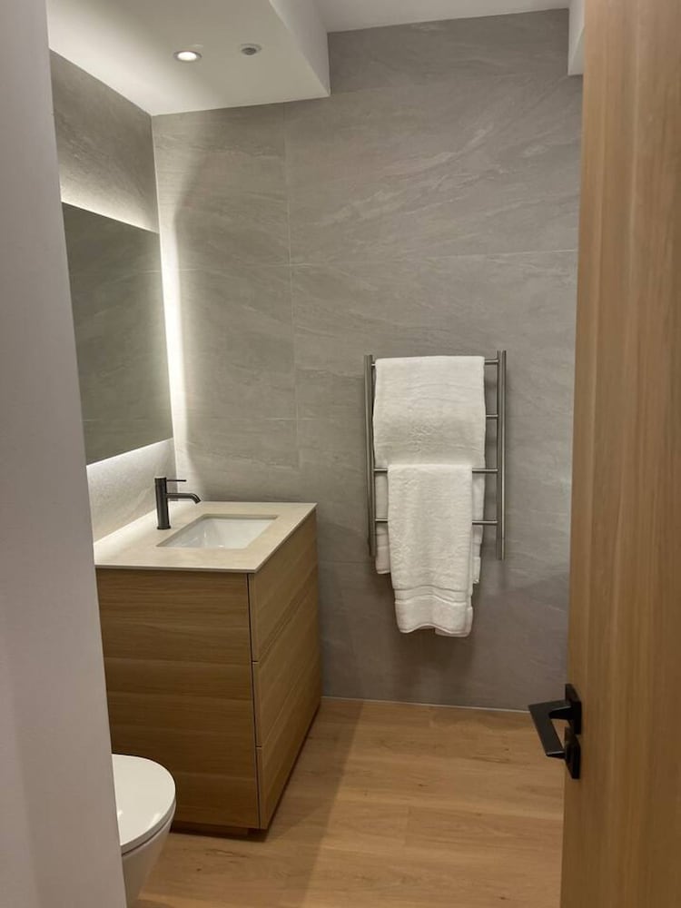 Casa Mia Lux - Sea Point 2 Bedroom Apartment