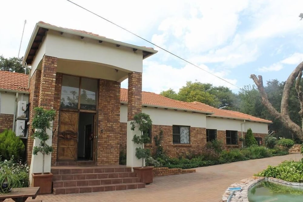 Le Bougainville Guest House