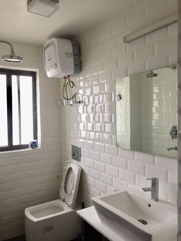 Drongpa suites