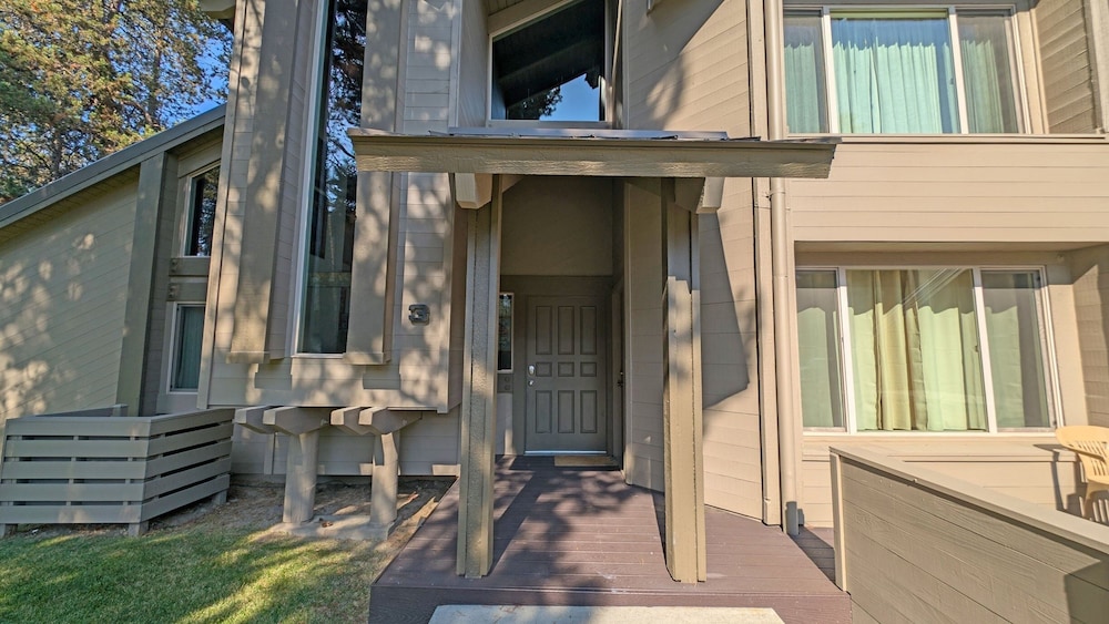 Tennis Village 3 2 Bedroom Apts