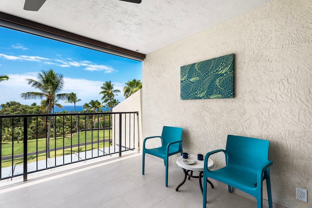 Fully Air-conditioned - Updated Top Floor Including Loft - Ocean Views - Vrkcv