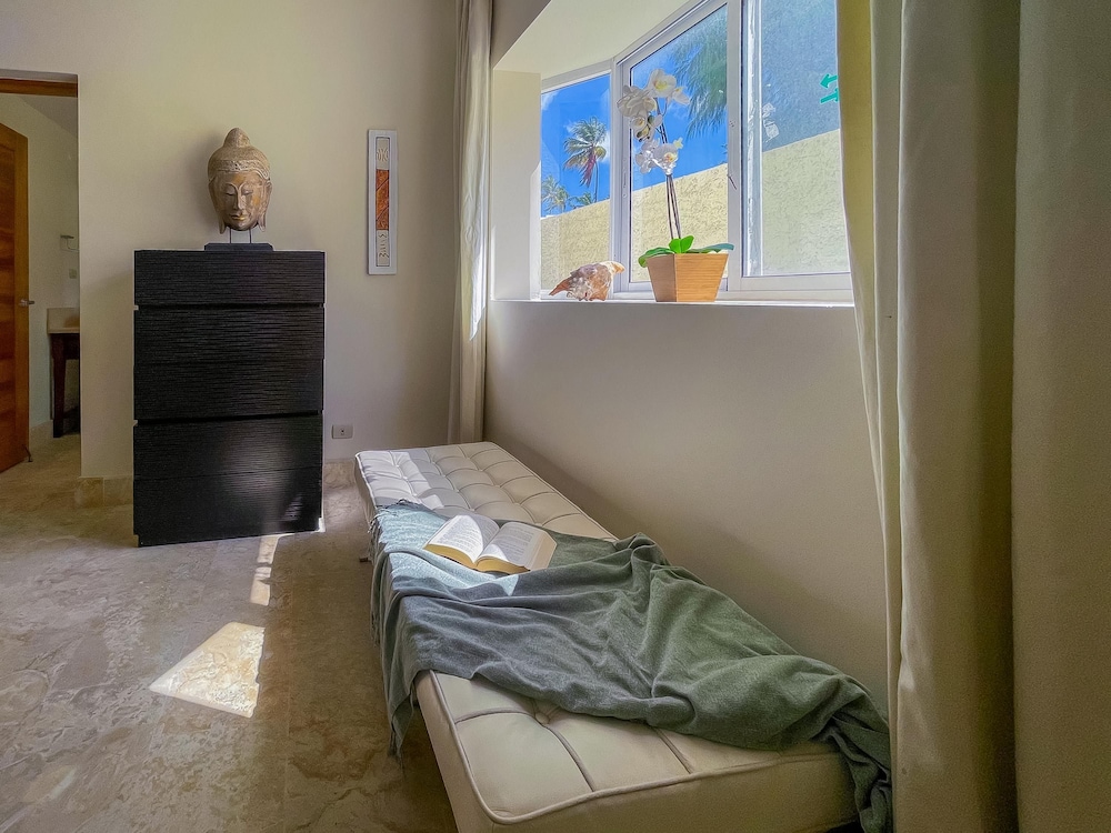 Cute Apartment Only Steps From the Beach