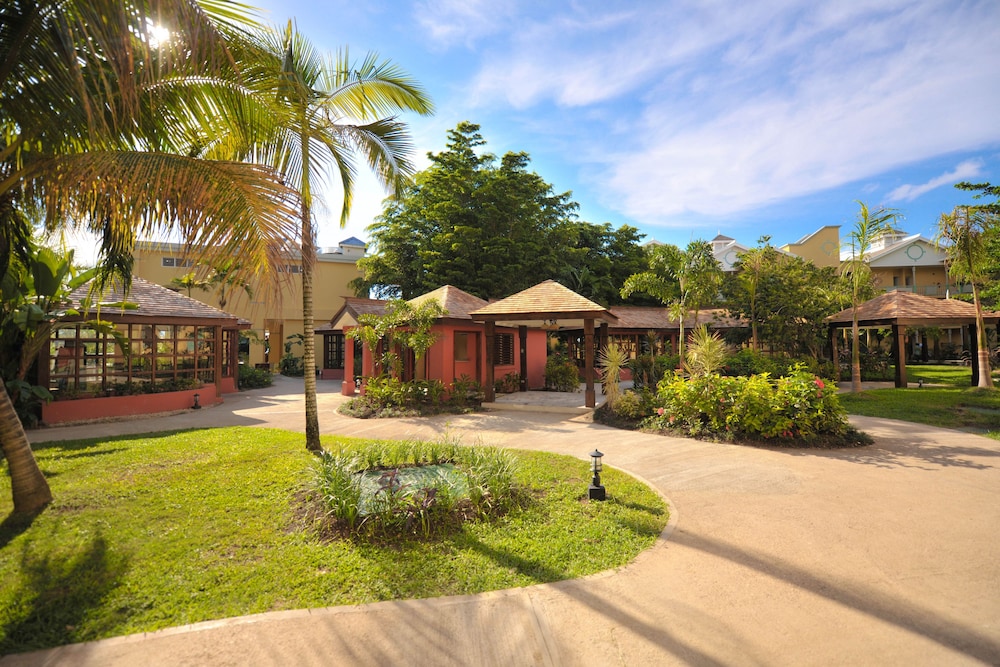 Jewel Paradise Cove Adult Beach Resort & Spa – All Inclusive