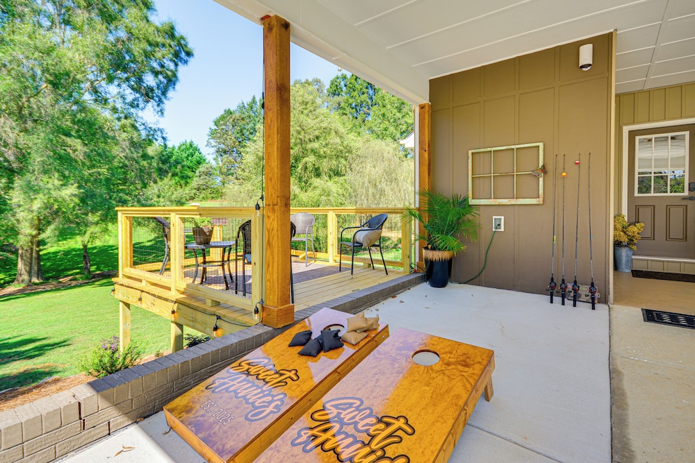Cozy Cottage: Nature-filled Winston-salem Retreat!