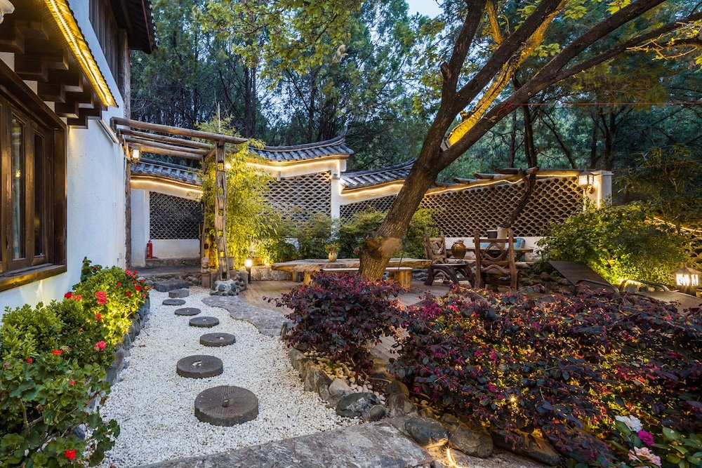 Blooming Island Banshan Yuan