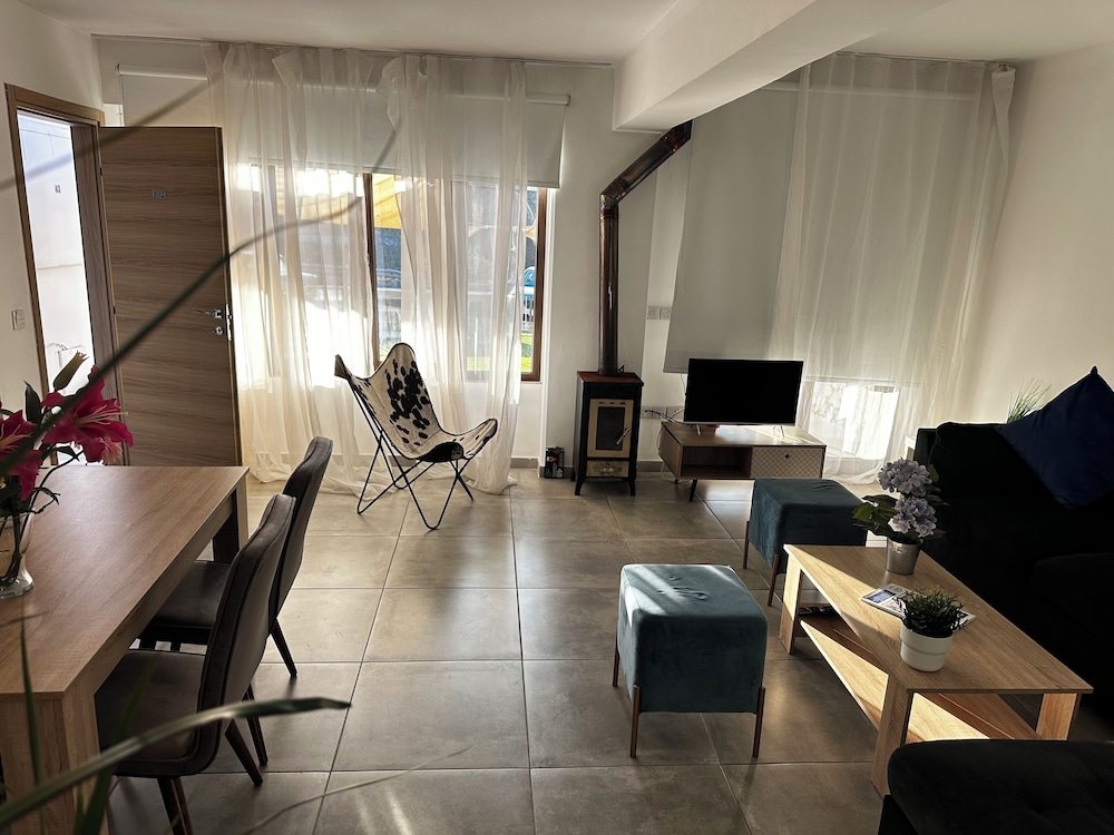Arsenia Cottage D - Kyperounta