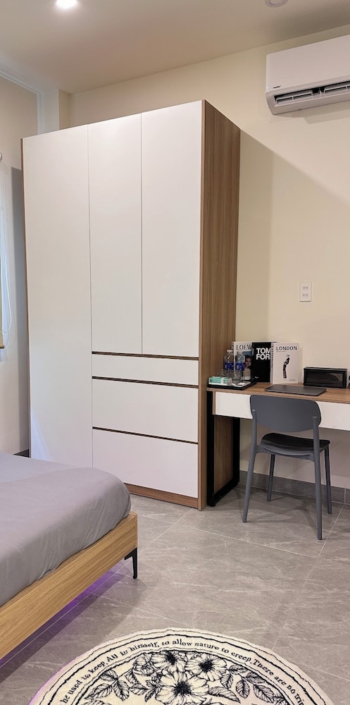 Unite StayCation Le Van Sy