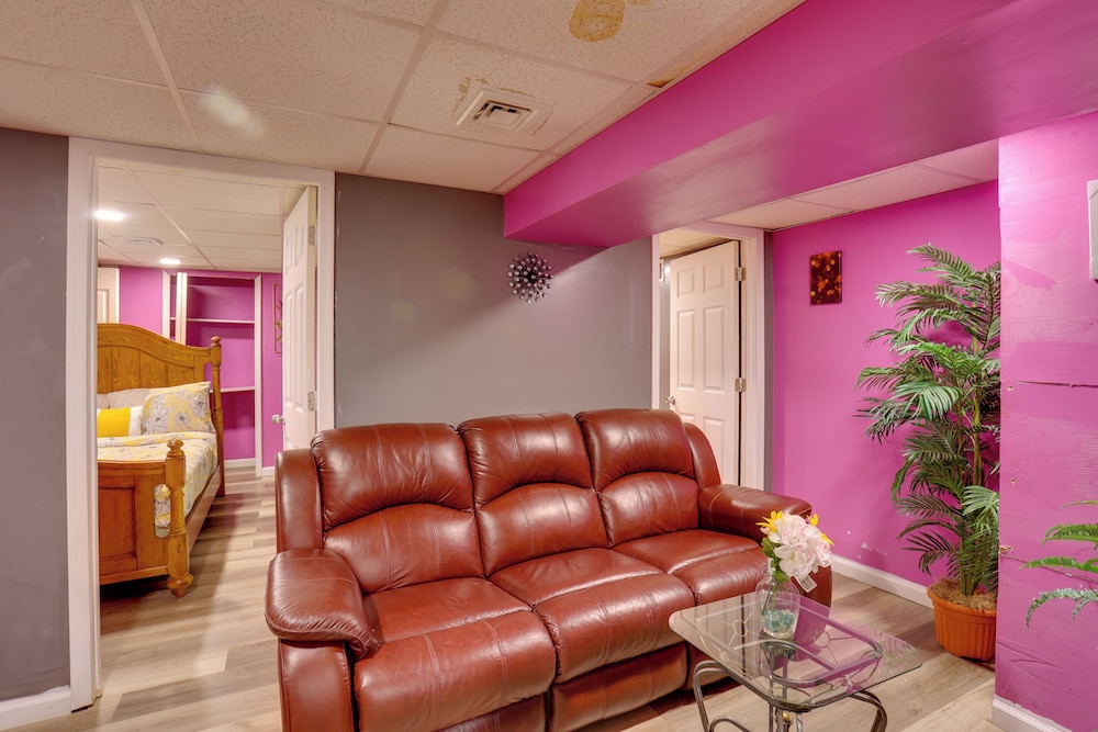 9 Mi to Midtown: Convenient Harrisburg Apt