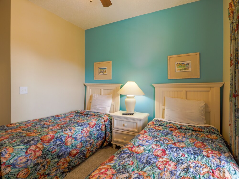Ironwood #833 2 Bedroom Condo by RedAwning view 5