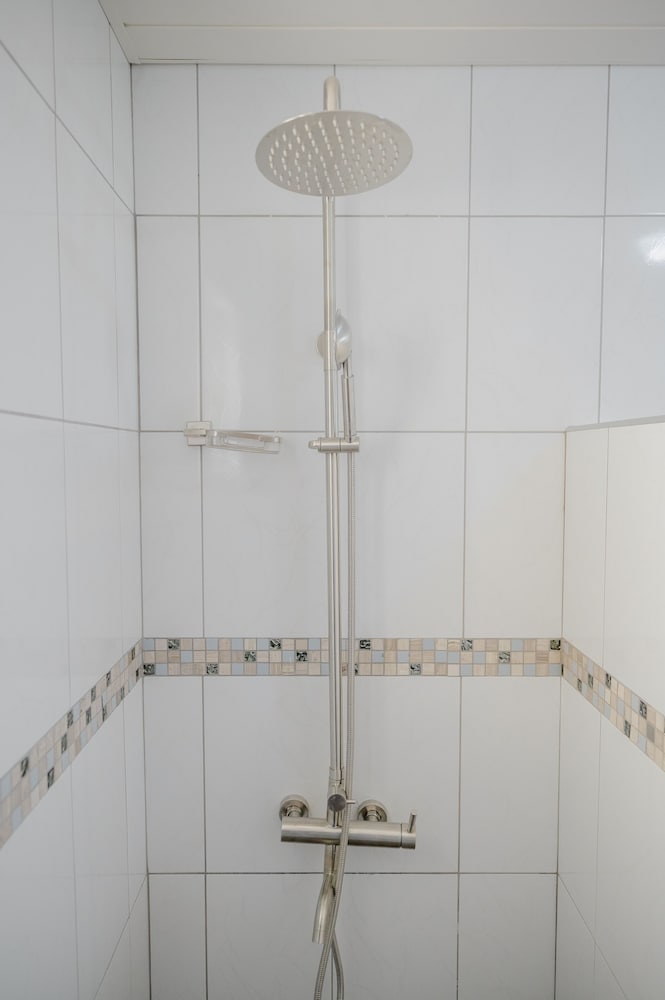 Brand new 2-bedroom Apartment 2 km From Eagle Beach