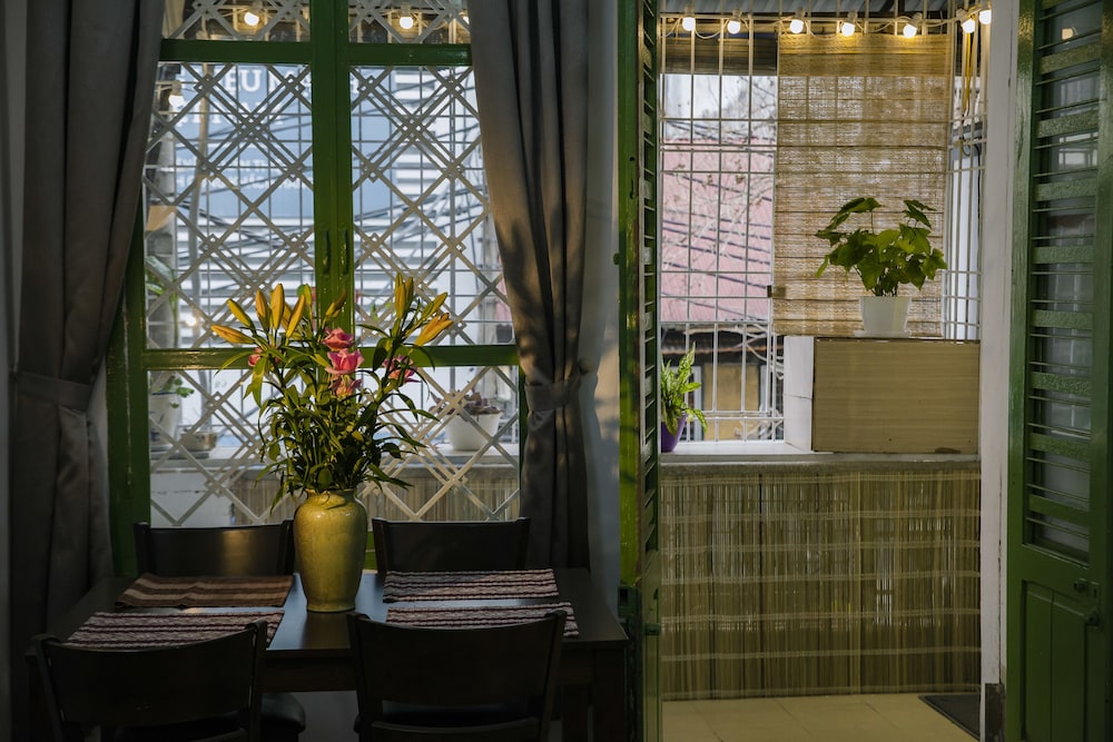 NQ Vintage House