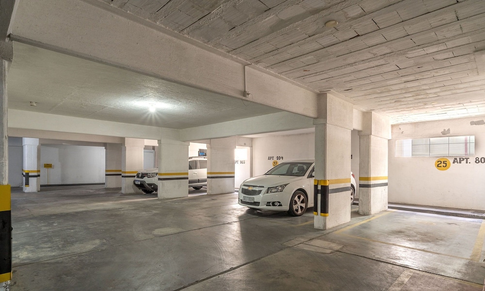 Apto c/ garagem e 2 Quartos a 60m da Praia ACO1103
