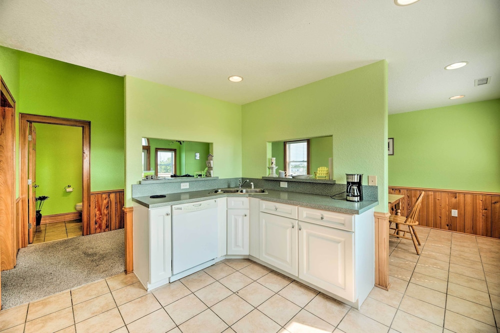 Quiet Hatteras Duplex With Decks ~ 1 Mile to Beach