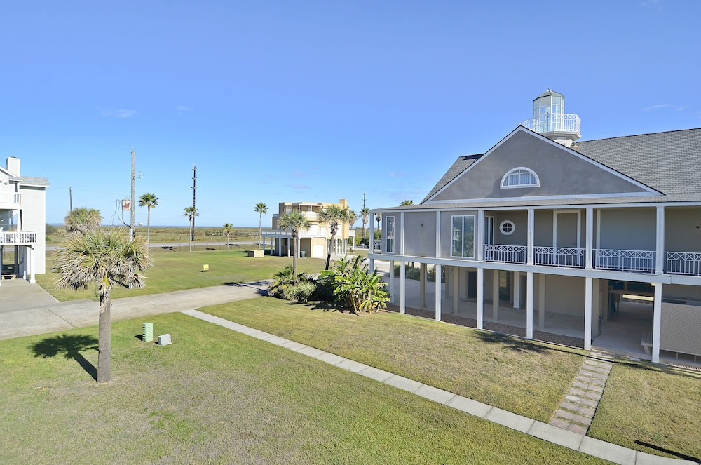 Beachfront Dolphin by Ryson Vacation Rentals