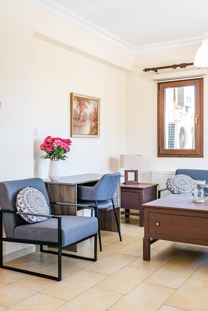 Villa Nikolina - 5 En-suite Bedrooms