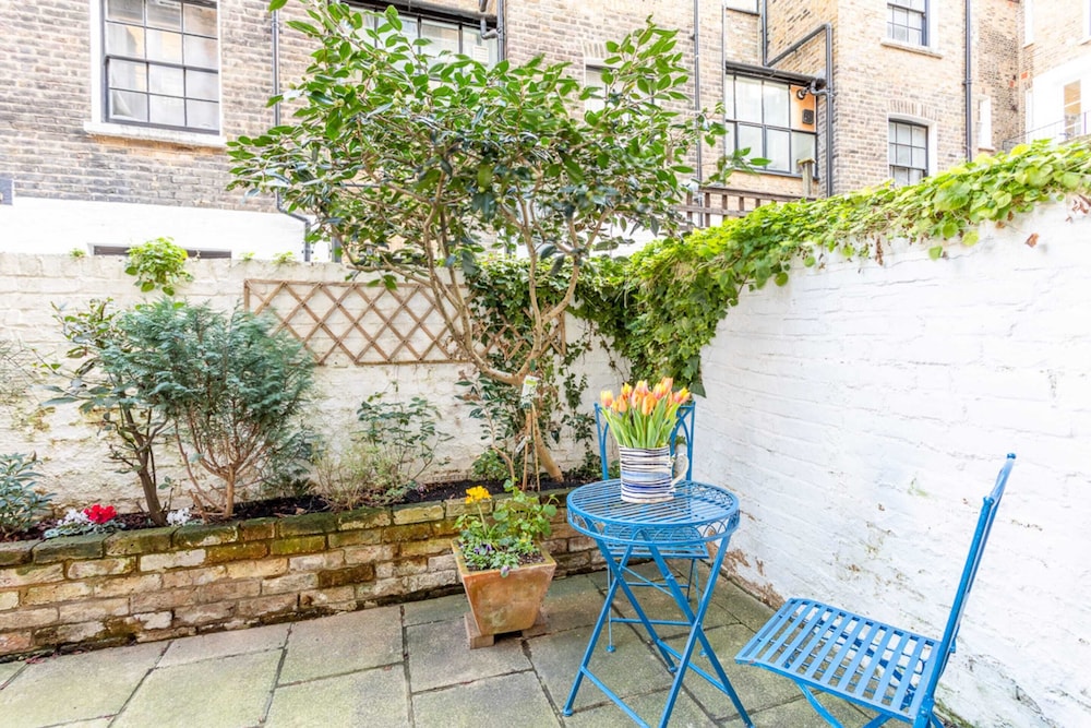 outdoor bbq area