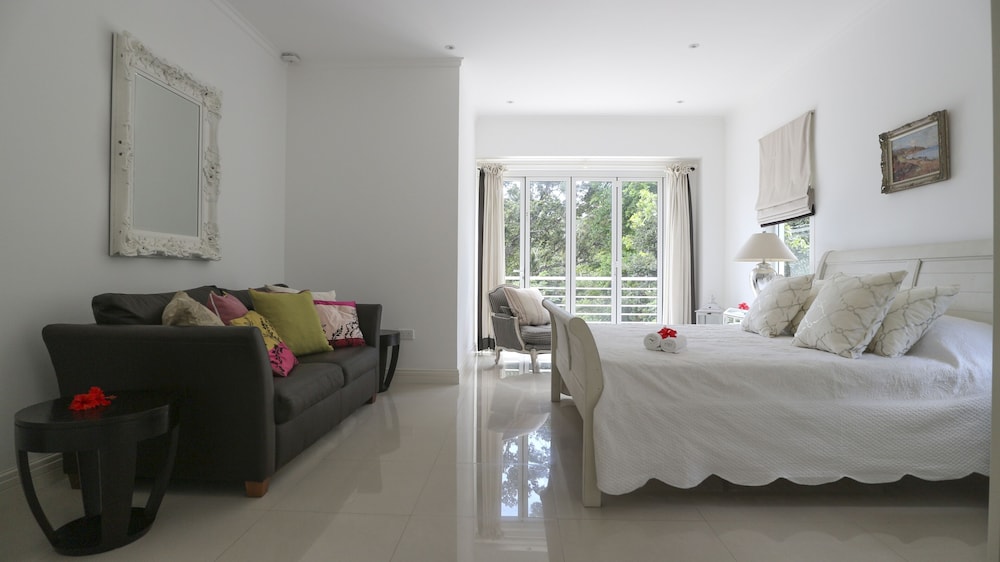 Les Jolies Eaux Villa - Chateau Elysium view 3
