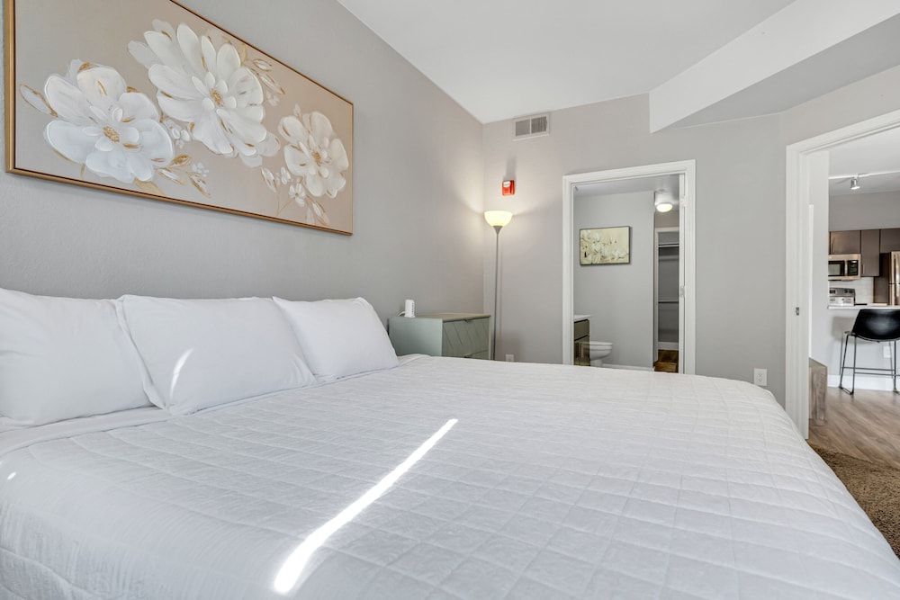 Central Relaxing 1br Phoenix Retreat Near Airport 1 Bedroom Apts