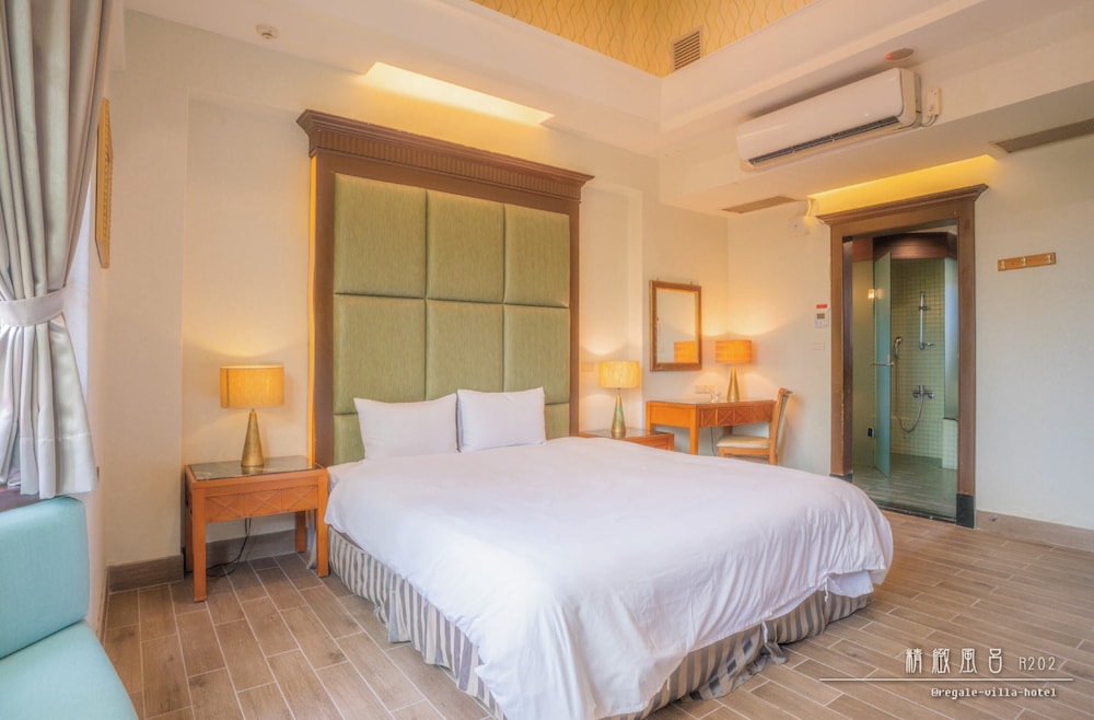 Regale Villa Hotel