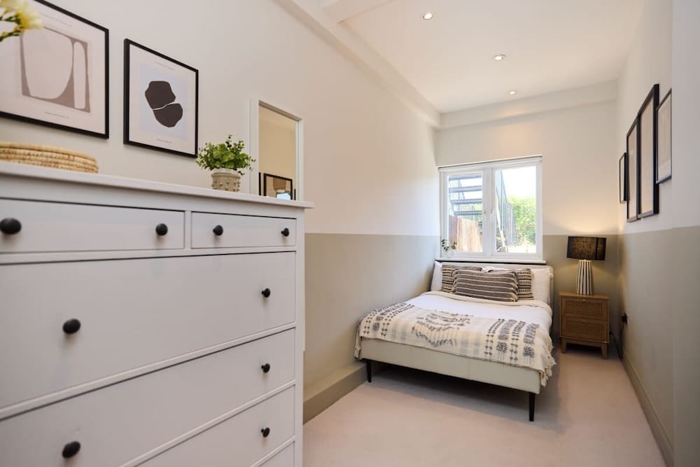 East Finchley Retreat 2BR Ground Floor Flat With Terraces