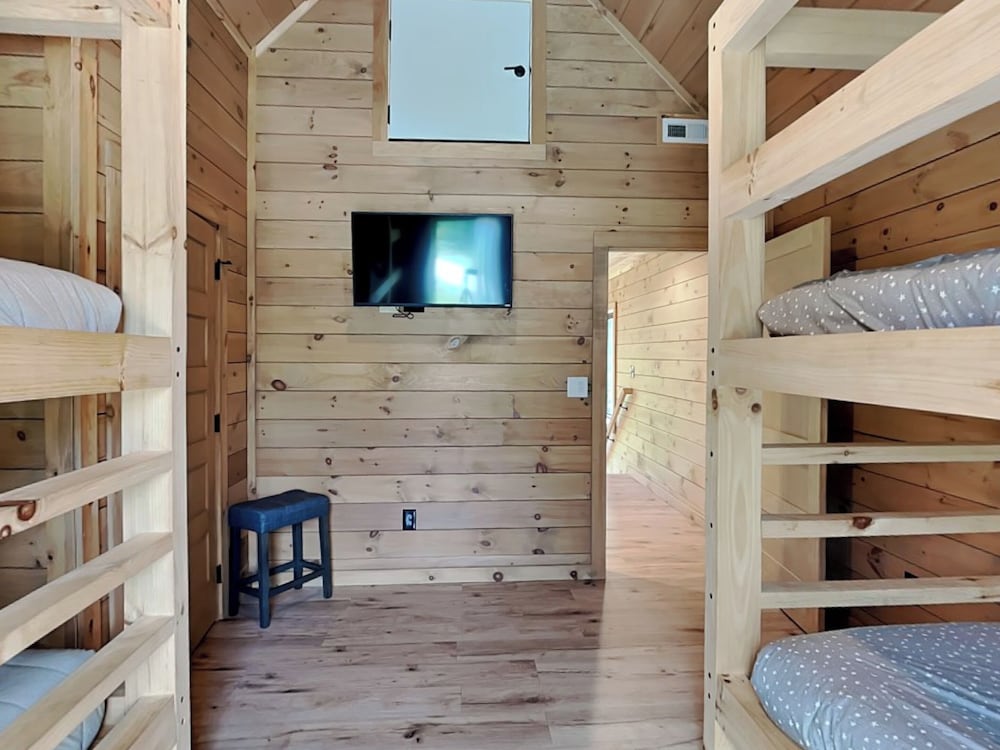 Smoky Ridge Sanctuary by Jackson Mountain Rentals