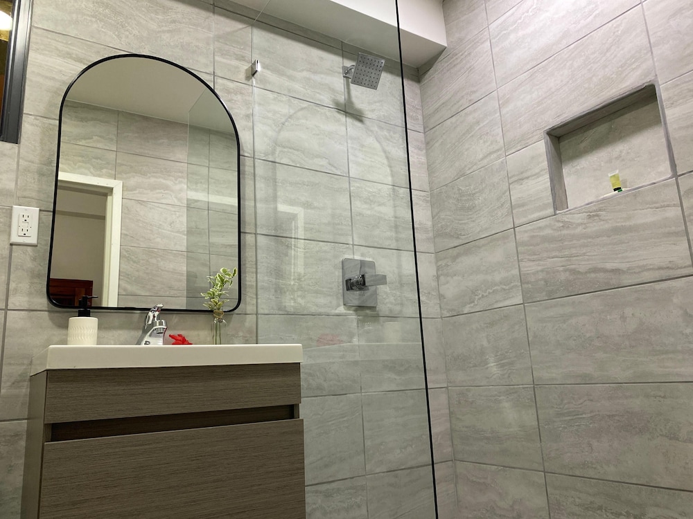 Coconut Row Boutique Hotel