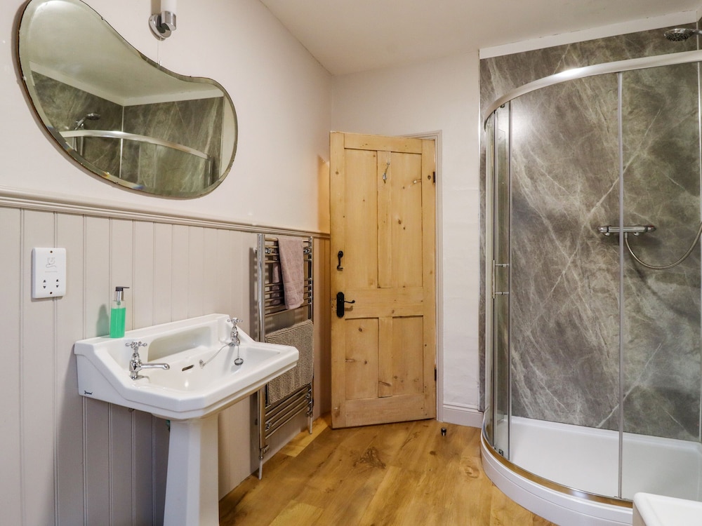 Castlewood Cottage
